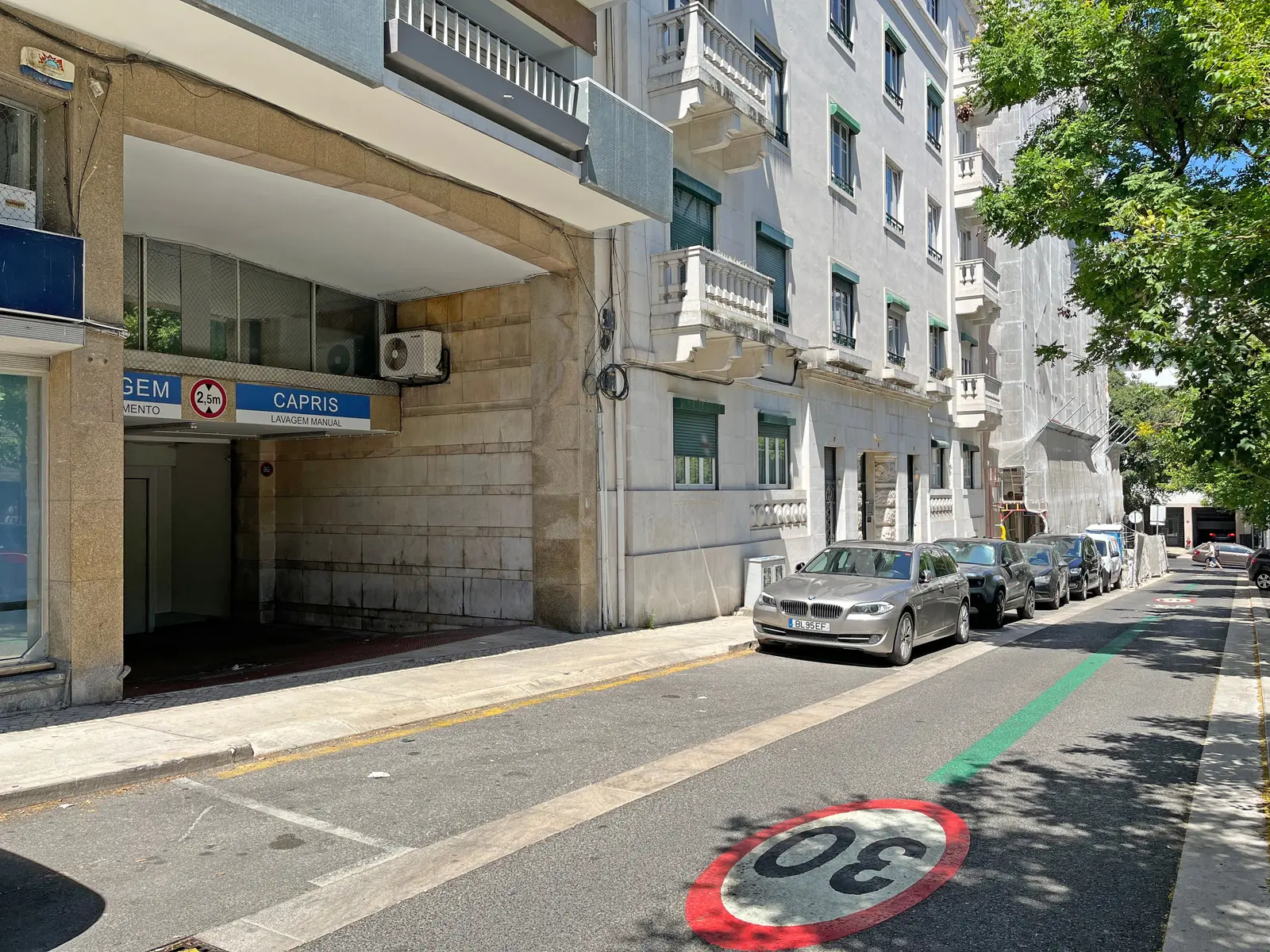 Land — Lisboa