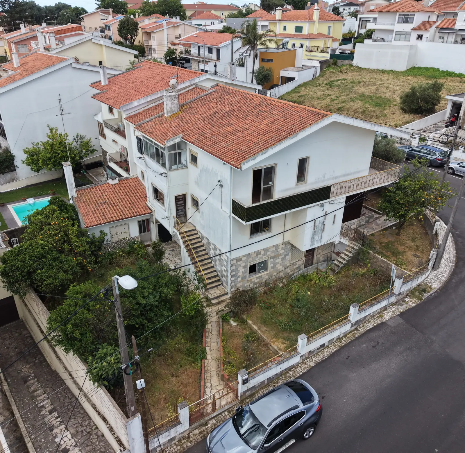 House — 12 ch. — Parede