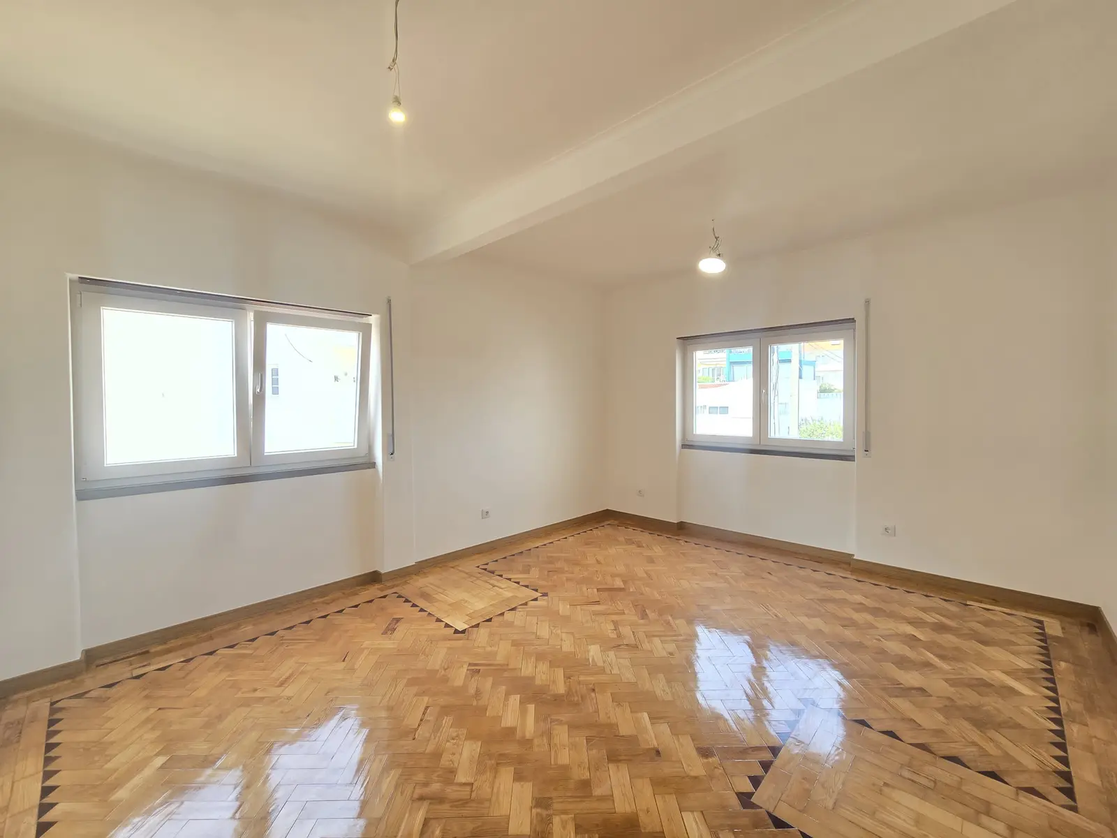 House — 2 ch. — Parede