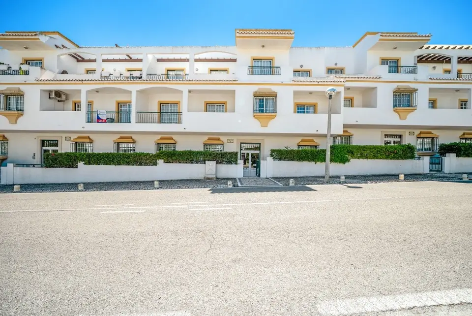 Apartment — 2 ch. — Quarteira