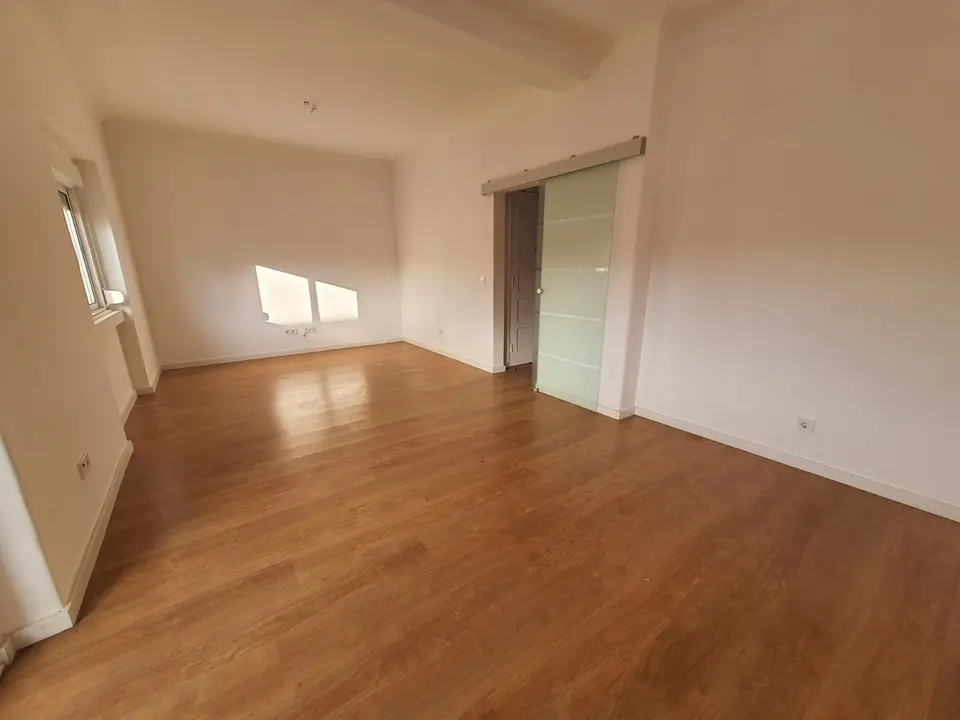 Apartment — 2 ch. — Almada