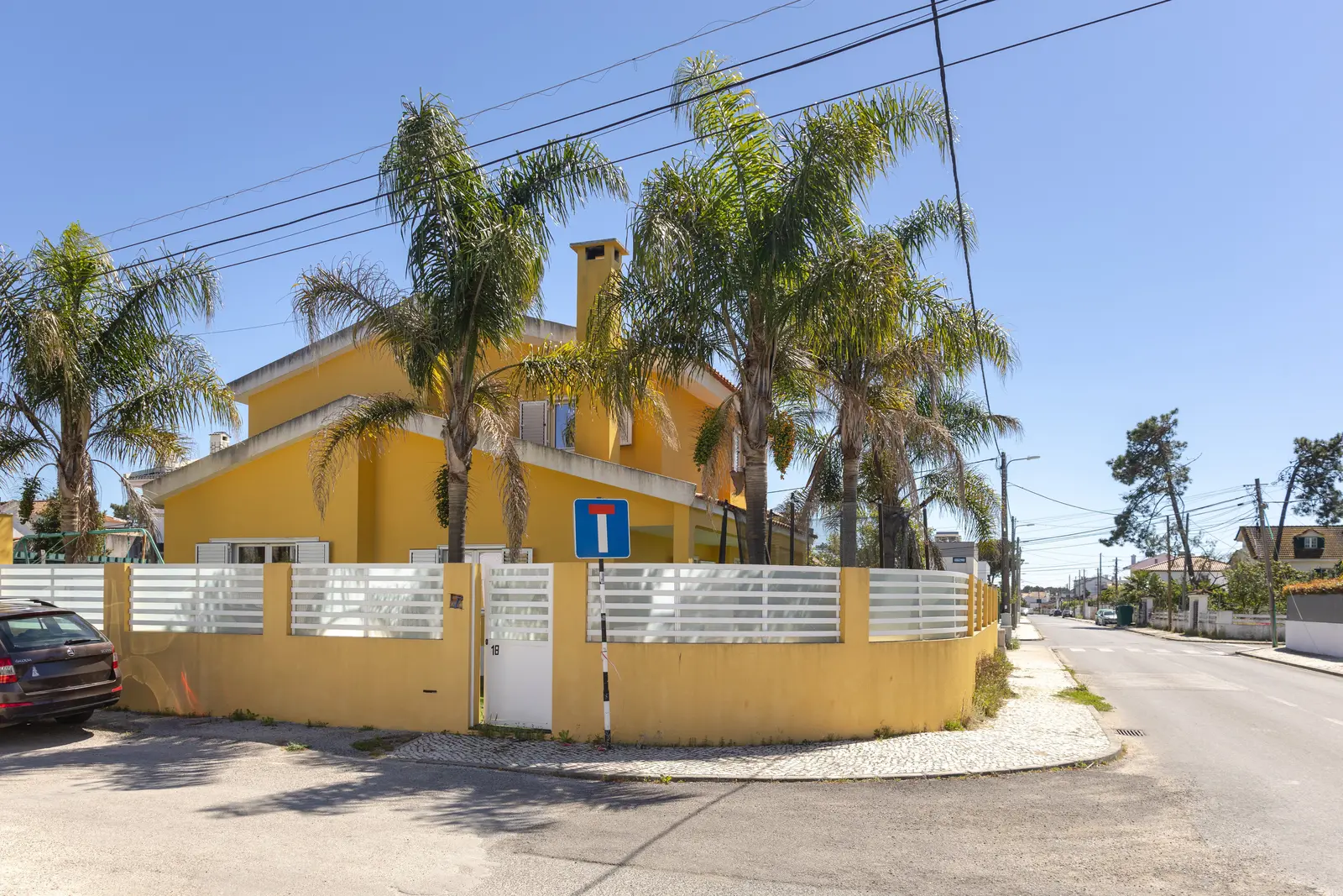 House — 4 ch. — Charneca Da Caparica