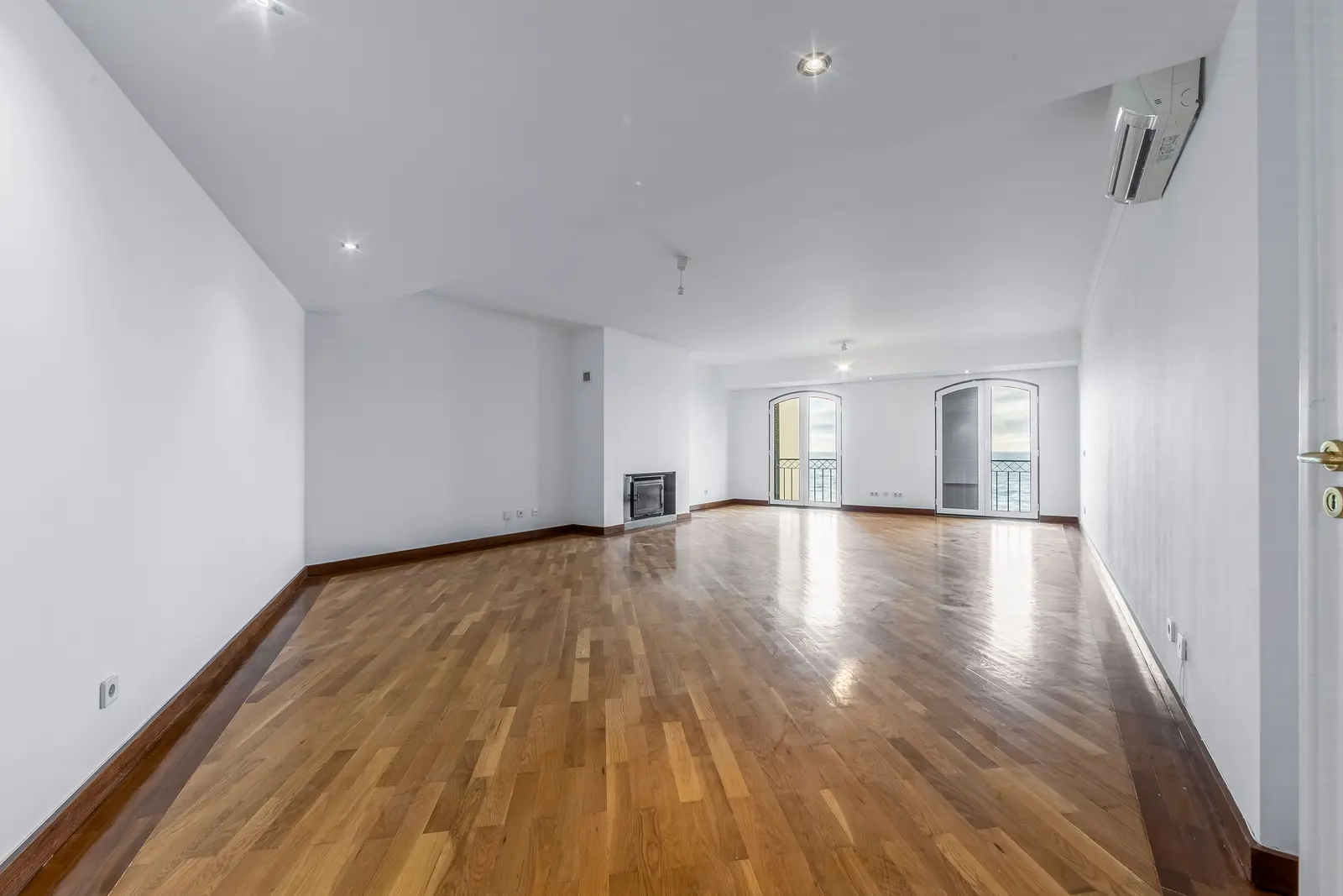 Apartment โ 3 ch. โ Parede