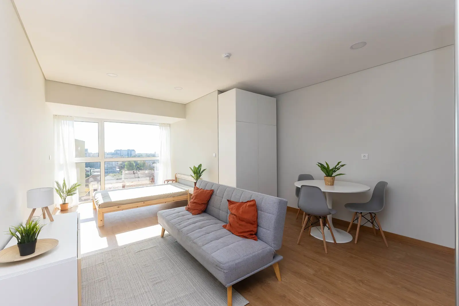 Apartment — Maia