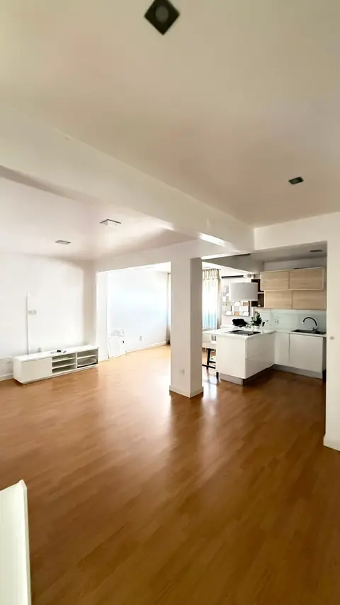 Apartment — 2 ch. — baixa da banheira